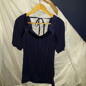 🎉LIKE NEW🎉 navy blue top with satin detail